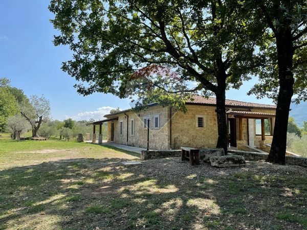 Cascina/Casale Rocchetta a Volturno, IS Vendita