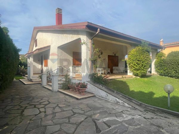 Villa singola Tor San Lorenzo, Ardea, RM Vendita
