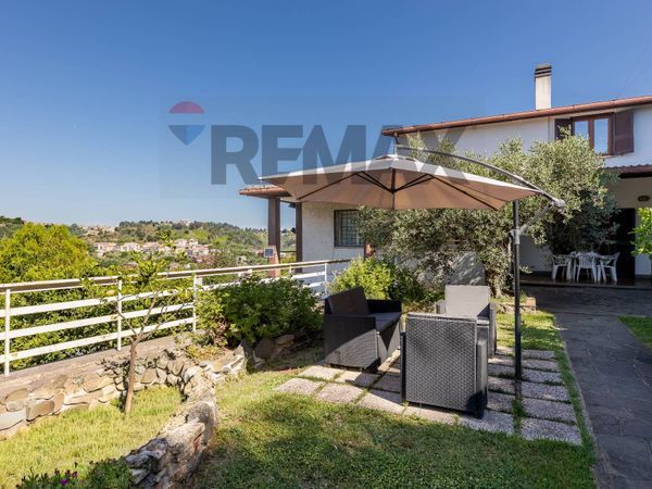 Villetta bifamiliare Castelnuovo di Porto, RM Vendita