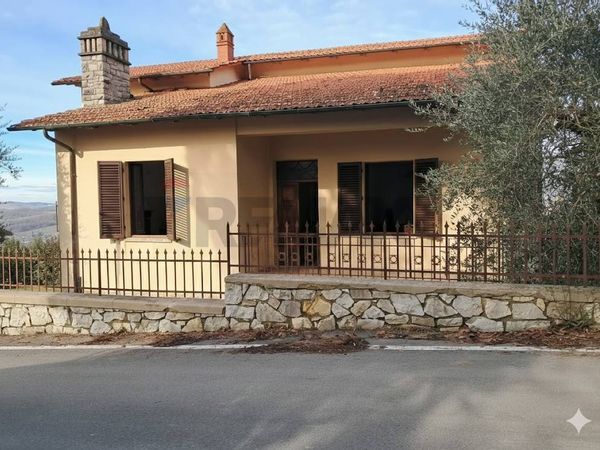 Casa Indipendente La Villa, Radda in Chianti, SI Vendita