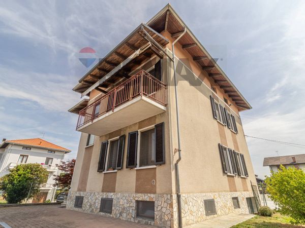 Villa singola Corte, Lessona, BI Vendita