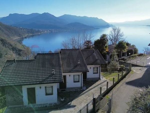 Villa a schiera Luino, VA Vendita