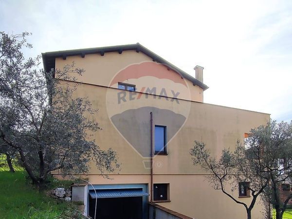 Villetta bifamiliare La Pigge, Trevi, PG Vendita