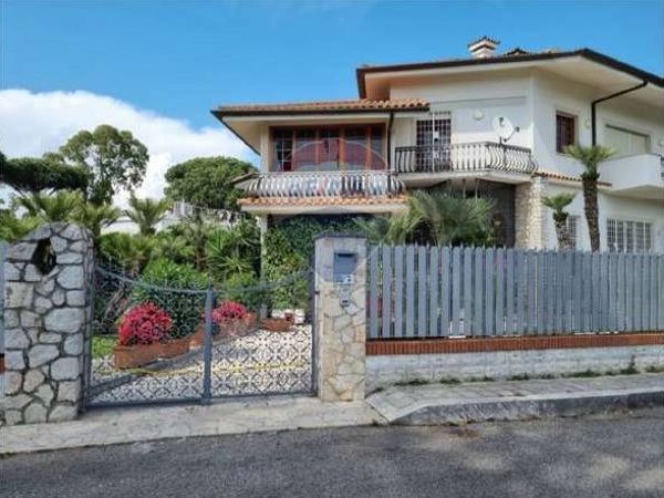 Villa singola Centro, Sabaudia, LT Vendita