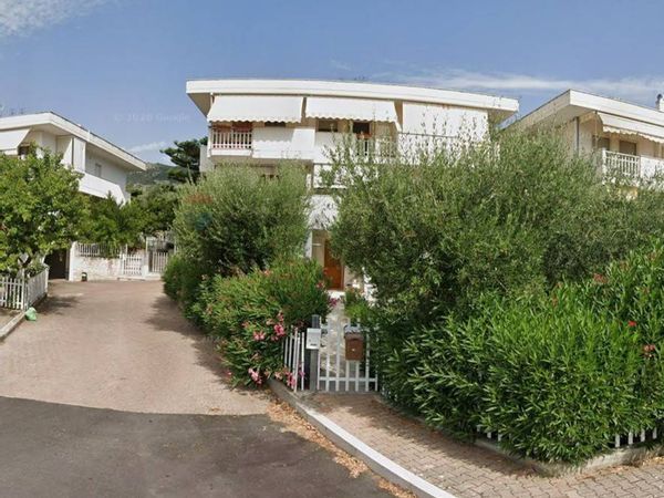Appartamento Mattinata, FG Affitto