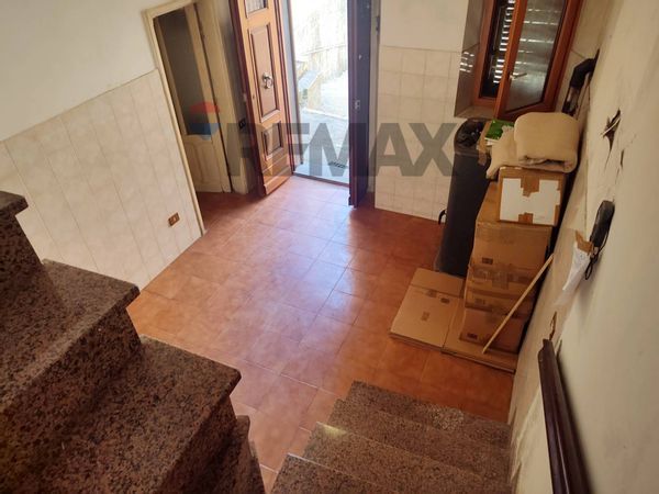 Casa Indipendente Castell'Azzara, GR Vendita