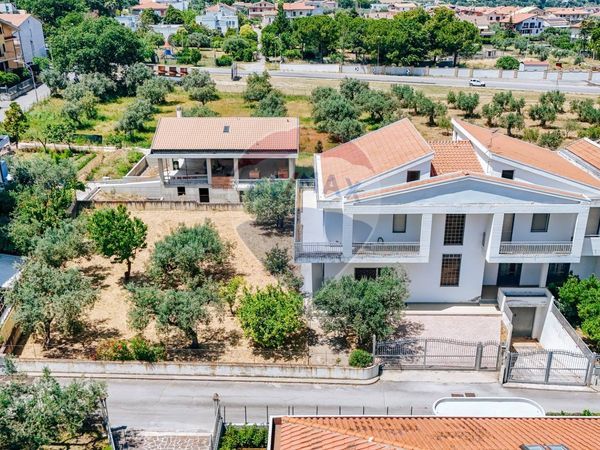 Villa a schiera Vasto Paese, Vasto, CH Vendita