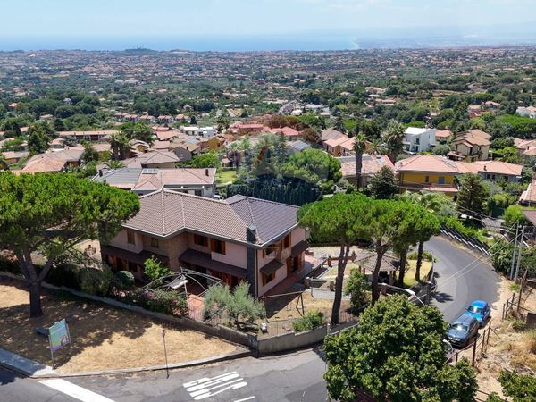 Villetta bifamiliare Trecastagni, CT Vendita