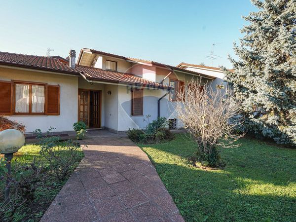 Villetta bifamiliare Ghiaie di Presezzo, Presezzo, BG Vendita