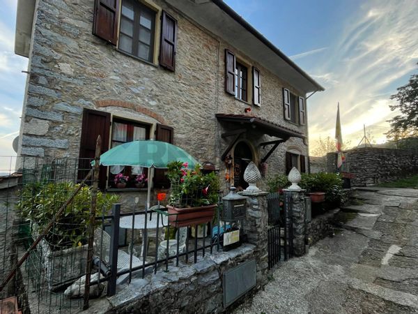 Rustico Fabiano, Seravezza, LU Vendita