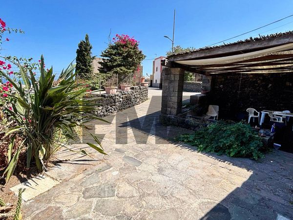 Villa singola Pantelleria, TP Vendita