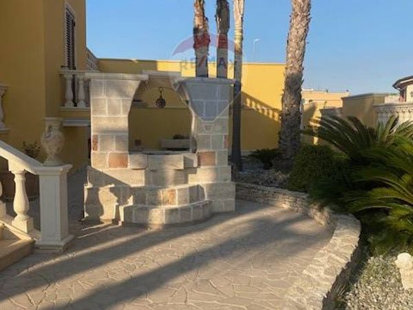 Villa singola San Donaci, BR Vendita