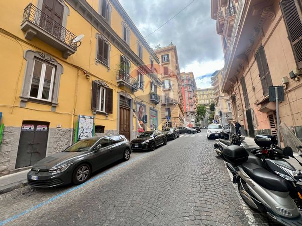 Locale Commerciale Chiaia, Napoli, NA Affitto