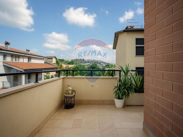 Appartamento Castelnuovo di Porto, RM Vendita