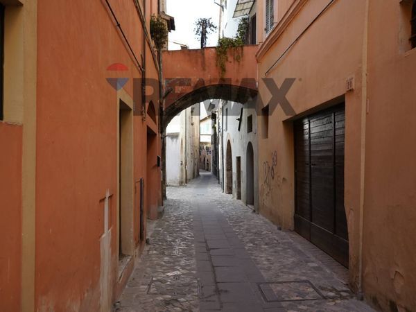 Appartamento Centro Storico, Foligno, PG Affitto