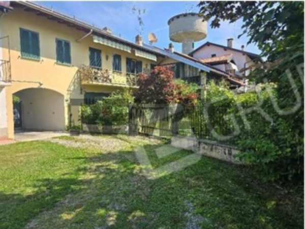 Villa a schiera Castelletto sopra Ticino, NO Vendita