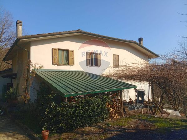 Casa Indipendente Fornaci di Barga, Barga, LU Vendita