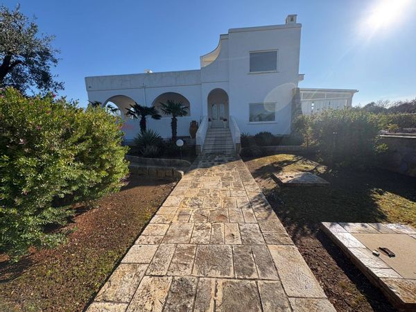 Villa singola Serranova, Carovigno, BR Vendita