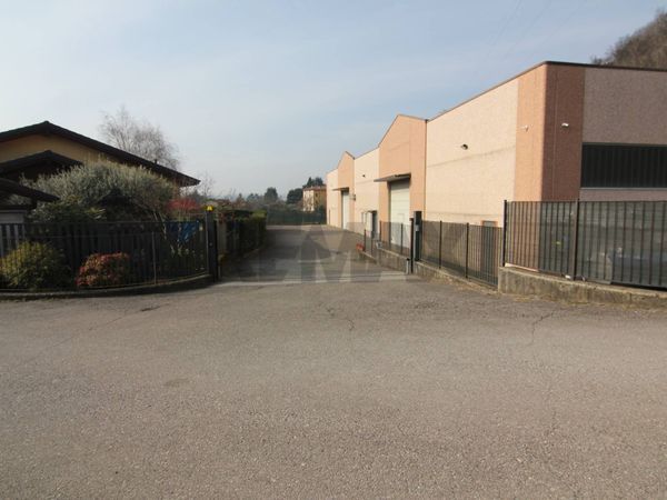 Capannone Industriale Arcisate, VA Affitto