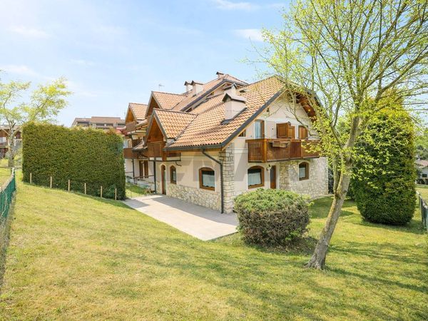 Porzione di villa Canove, Roana, VI Vendita