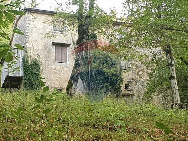 Rustico Brenzone sul Garda, VR Vendita