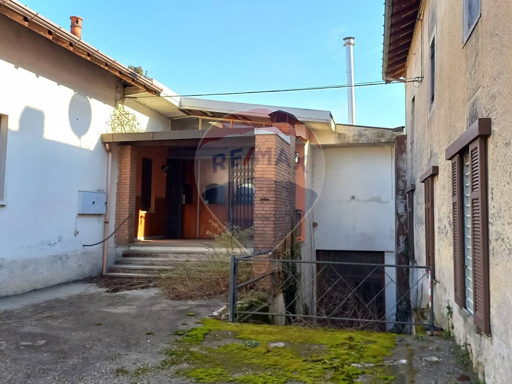 Locale Commerciale Cimbro, Vergiate, VA Vendita