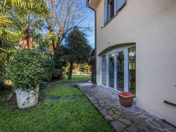 Porzione di villa Castelletto sopra Ticino, NO Vendita