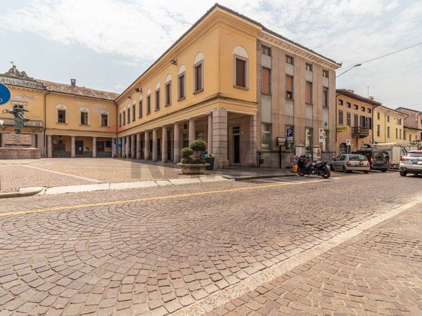 Locale Commerciale Gambolò, PV Vendita