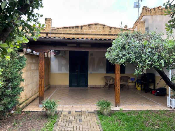 Villa a schiera Campofelice di Roccella, PA Vendita
