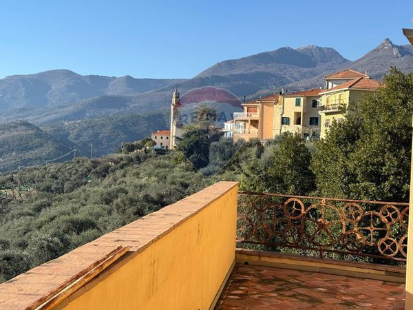 Porzione di casa Briffi, Tovo San Giacomo, SV Vendita