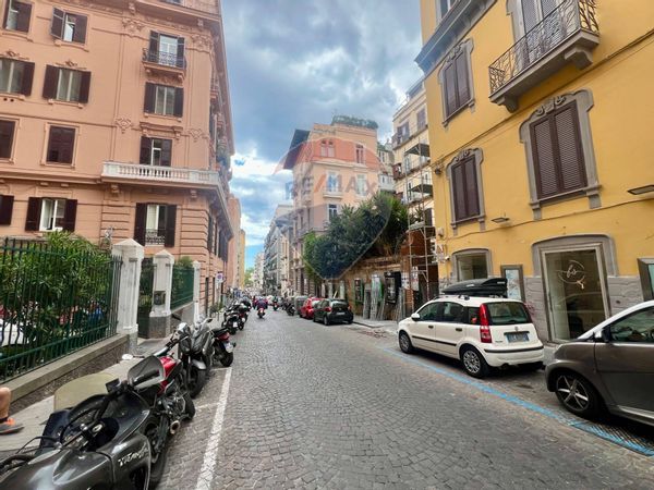 Locale Commerciale Chiaia, Napoli, NA Affitto - Foto 2