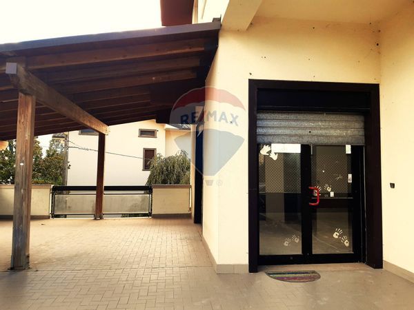 Locale Commerciale Paganica - Tempera, L'Aquila, AQ Affitto - Foto 2