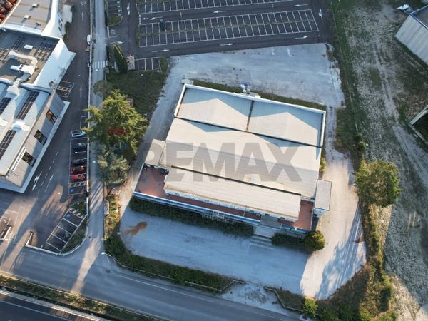 Locale Commerciale Ospedalicchio, Bastia Umbra, PG Affitto - Foto 4