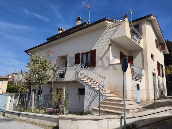 Appartamento Poggio Picenze, AQ Vendita