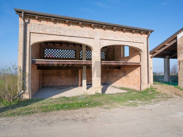 Rustico Cazzola, Traversetolo, PR Vendita