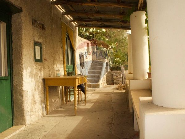 Cascina/Casale Pianoconte, Lipari, ME Vendita