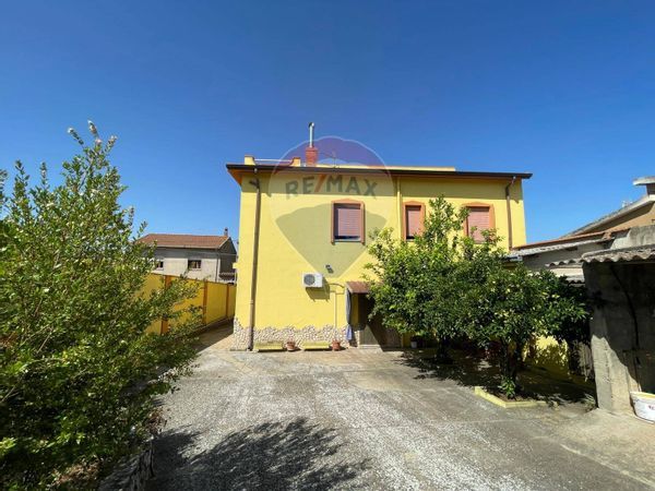 Casa Indipendente Serrenti, SU Vendita