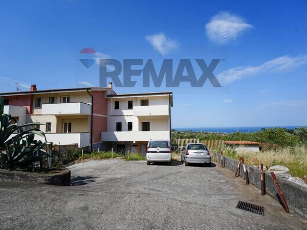 Villa a schiera Aci Catena, CT Vendita