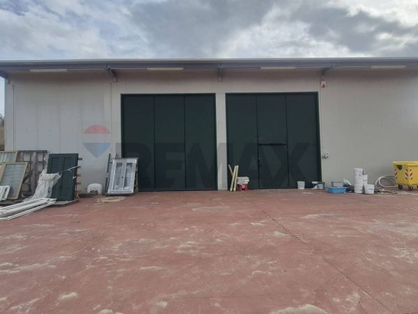 Locale Commerciale Colle dei Galli, Castilenti, TE Vendita