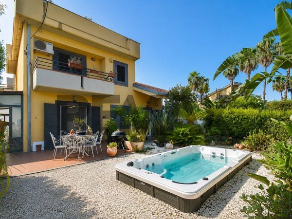 Villa a schiera Aci Catena, CT Vendita