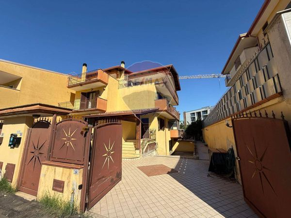 Villa a schiera Cesa, CE Vendita