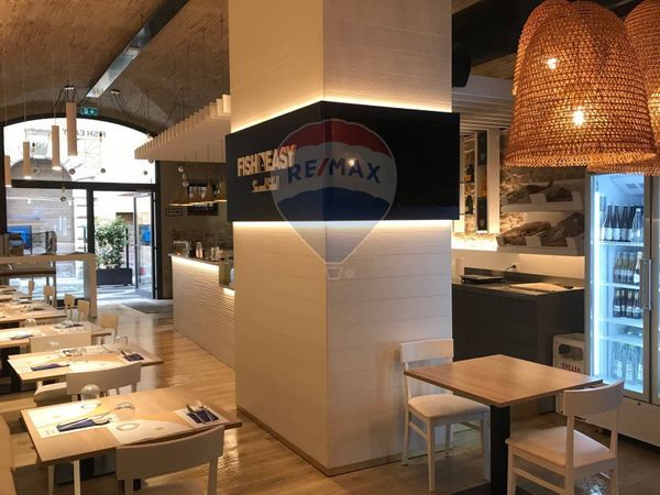 Attività  Commerciale Centro Storico, Foligno, PG Affitto