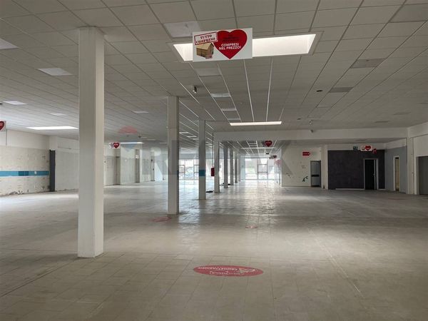 Locale Commerciale Nuovo insediamento fiera, Rimini, RN Affitto