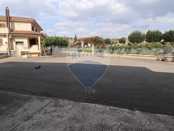 Locale Commerciale Montescaglioso, MT Vendita