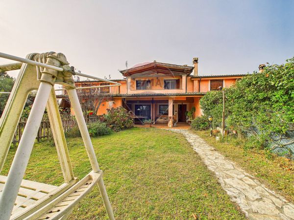 Villa a schiera Formello, RM Vendita