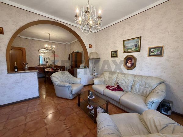 Casa Indipendente Belpasso, CT Affitto