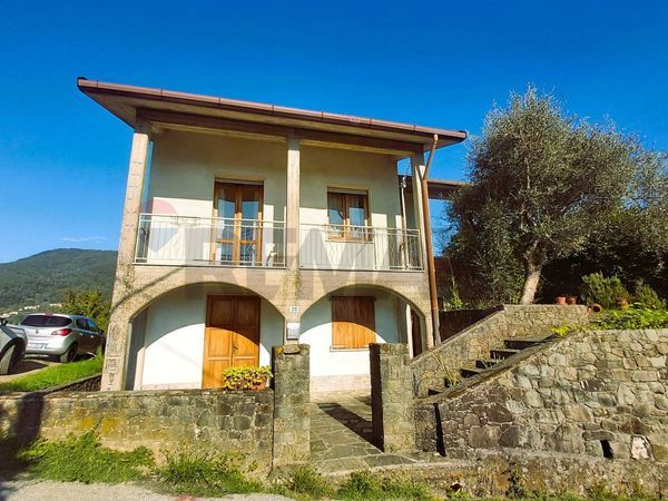 Casa Indipendente Beverino, SP Vendita