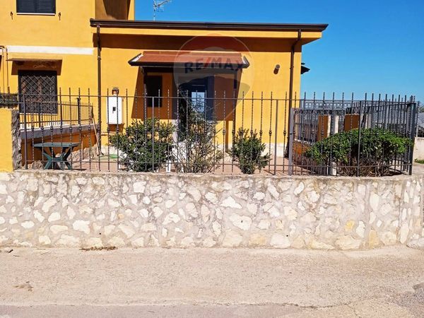 Casa Semindipendente Varcaturo, Giugliano in Campania, NA Vendita