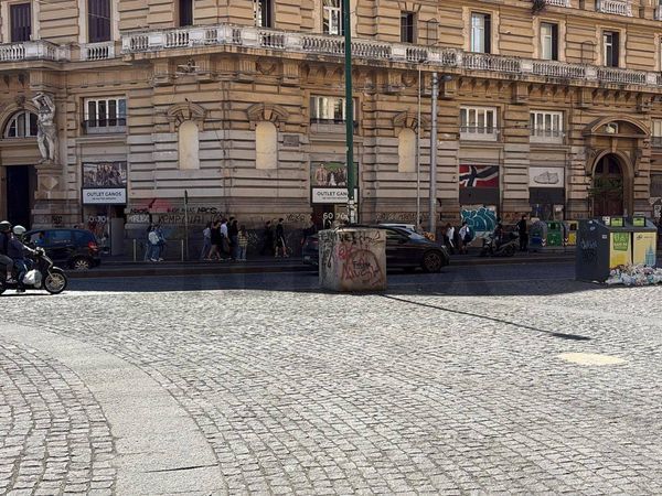 Locale Commerciale Centro, Napoli, NA Affitto - Foto 2