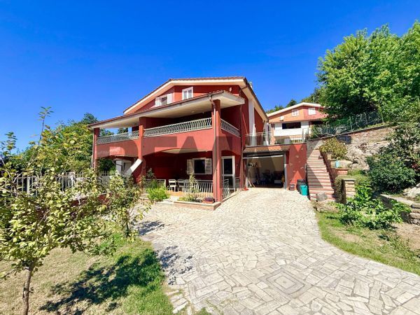 Porzione di villa Quadroni, Manziana, RM Vendita